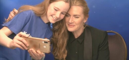 Entrevista de divulgação de filme, Kate Winslet encoraja jovem jornalista.