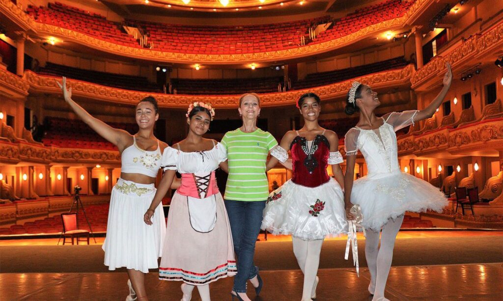 Bailarinas da Cidade de Deus serão bolsistas nos Estados Unidos